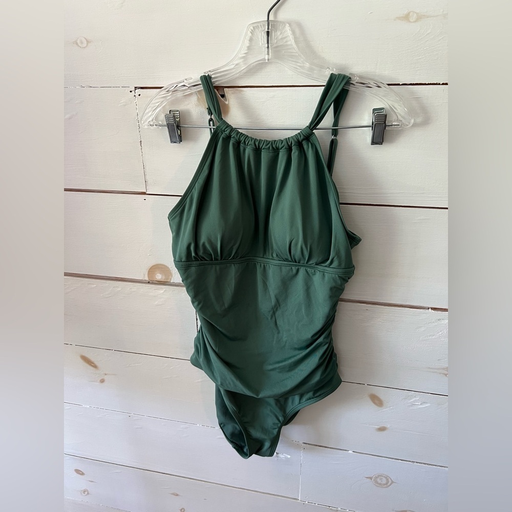 Jantzen women’s Green one-piece Swimsuit, size medium, see pics, elegant, EUC